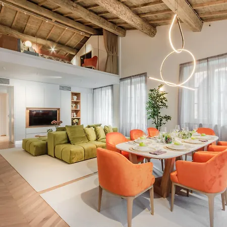 The Victory Penthouse * Lucca